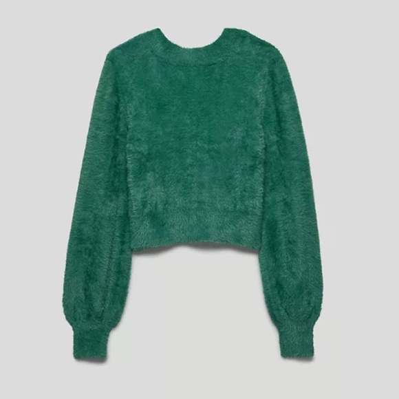 Aritzia Sunday Best Kitten V Neck Sweater - Green - Picture 5 of 9